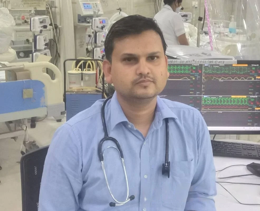 Best ICU Specialist Doctor in Vasundhara